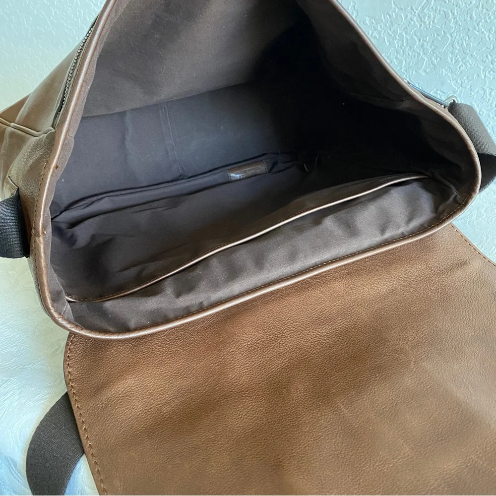Tod’s Leather Messenger Flap Bag